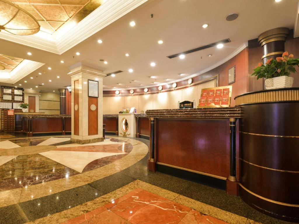 New Pearl River Hotel Guangzhou Bagian luar foto