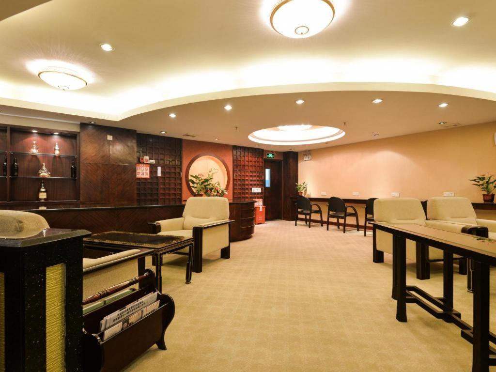 New Pearl River Hotel Guangzhou Bagian luar foto