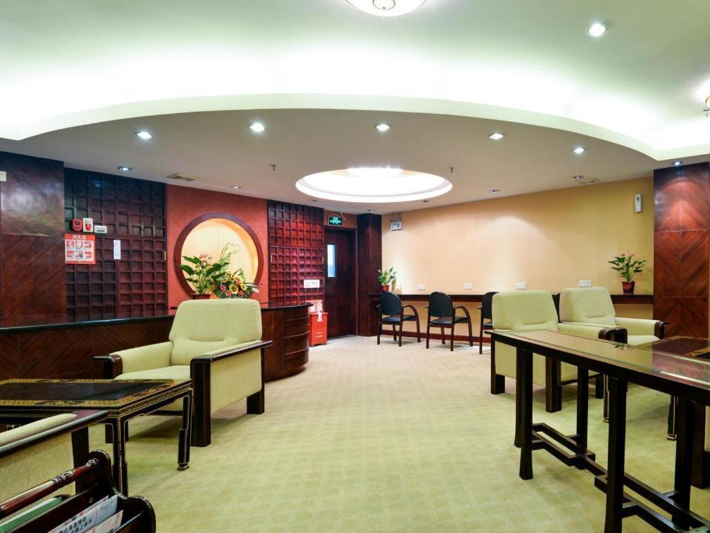 New Pearl River Hotel Guangzhou Bagian luar foto