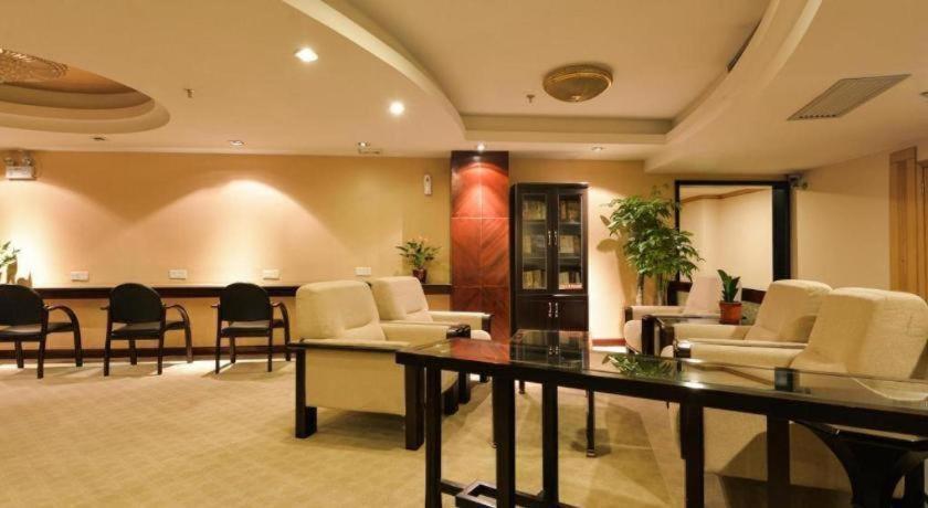 New Pearl River Hotel Guangzhou Bagian luar foto