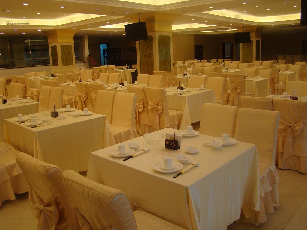 New Pearl River Hotel Guangzhou Bagian luar foto